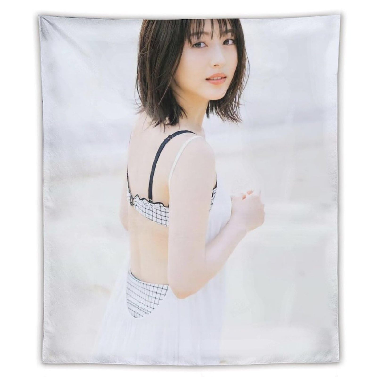 Amazon.co.jp: 浜辺美波 タペストリー 壁掛け おしゃれ モダン 布